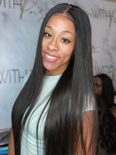 28" Straight Middle Part